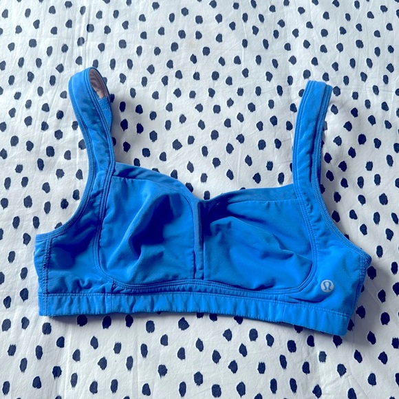 Blue Lululemon sport bra (no size tag but my guess is it’s a 30C/D). - Picture 1 of 8